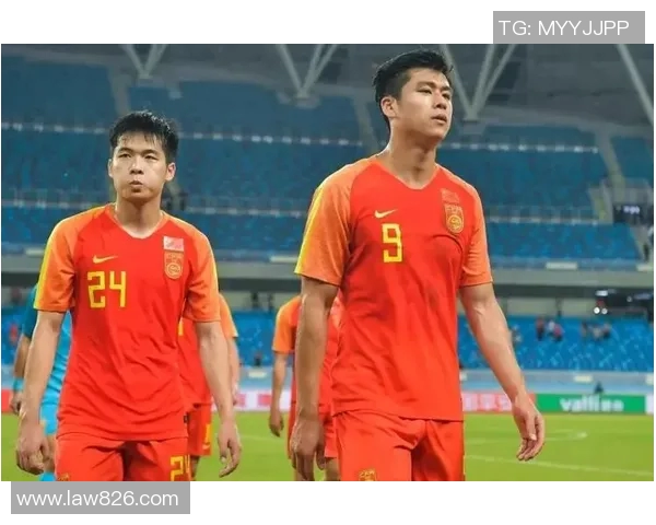 乌得勒b队迎战劲敌全力争胜展现球队实力与团结精神