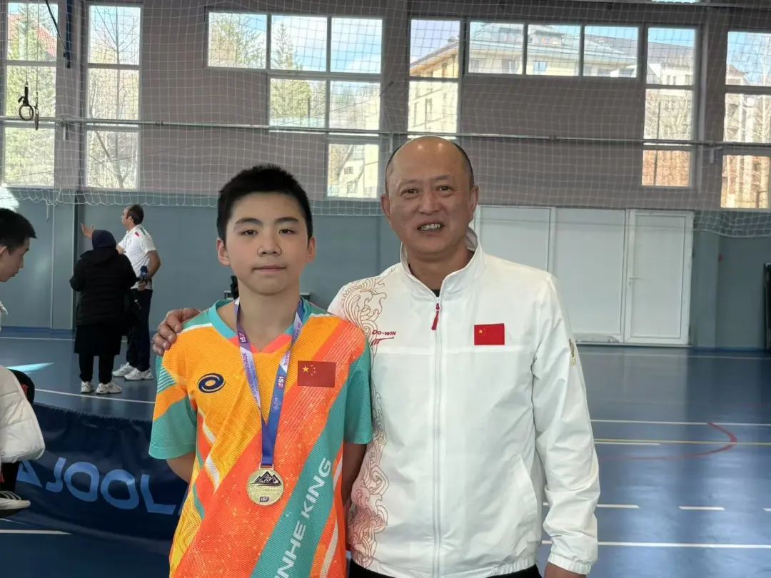 电竞竞猜平台哈三中教师指导中国女子乒乓球队夺得U15世界中学生夏季运动会团体冠军(图2)